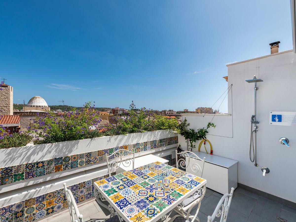 "Bea'S Terrace" - Private Jacuzzi And Panoramic Rooftop In The City Centre Cagliari Bagian luar foto